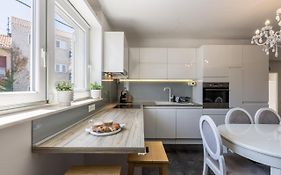 Central Park Apartment With Terrace